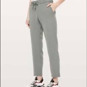 Lululemon On the Fly 7/8 Pants - Grey Sage, Woven - Size 10